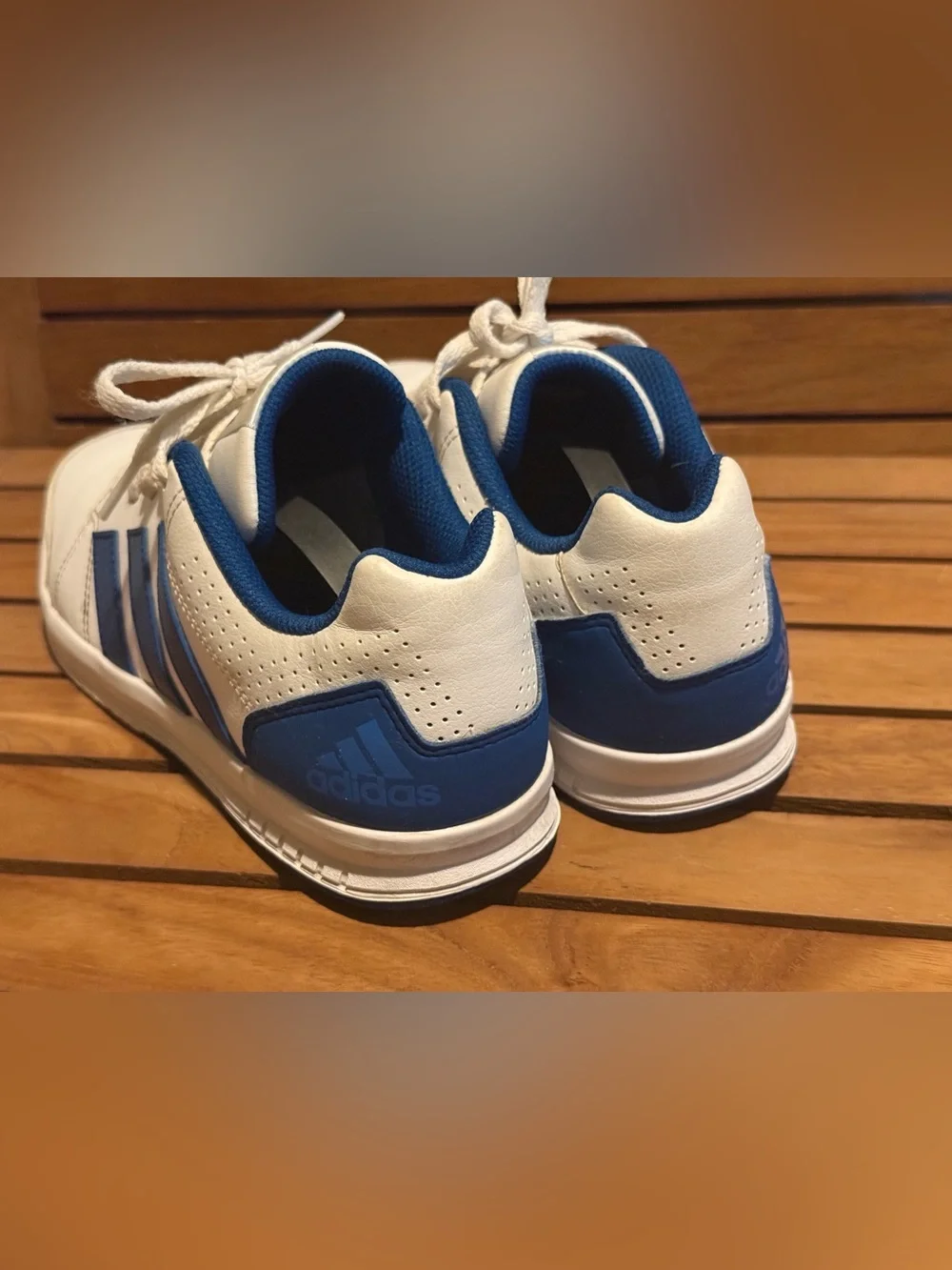 Adidas Cloudfoam VS City White Blue Sneakers Men 6 Women 7.5 AQ5948